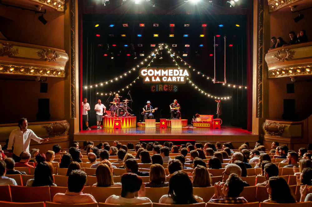 Commedia à la Carte